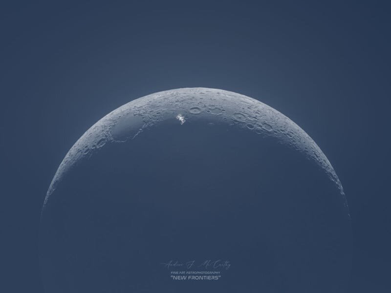 The photographer took a stunning picture of the ISS against the background of the daytime Moon