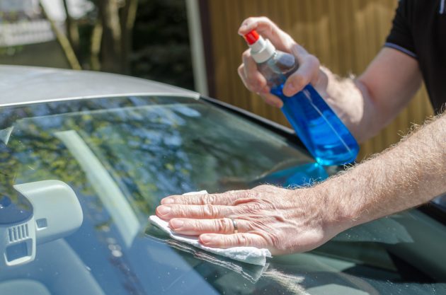 How to seal a crack on glass